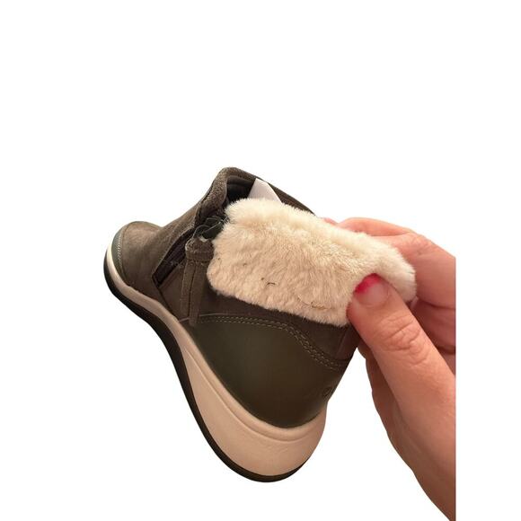 Vionic Women's Olive Norwood Faux Fur Water-Repellent Suede Boots Size 8 - Picture 12 of 12